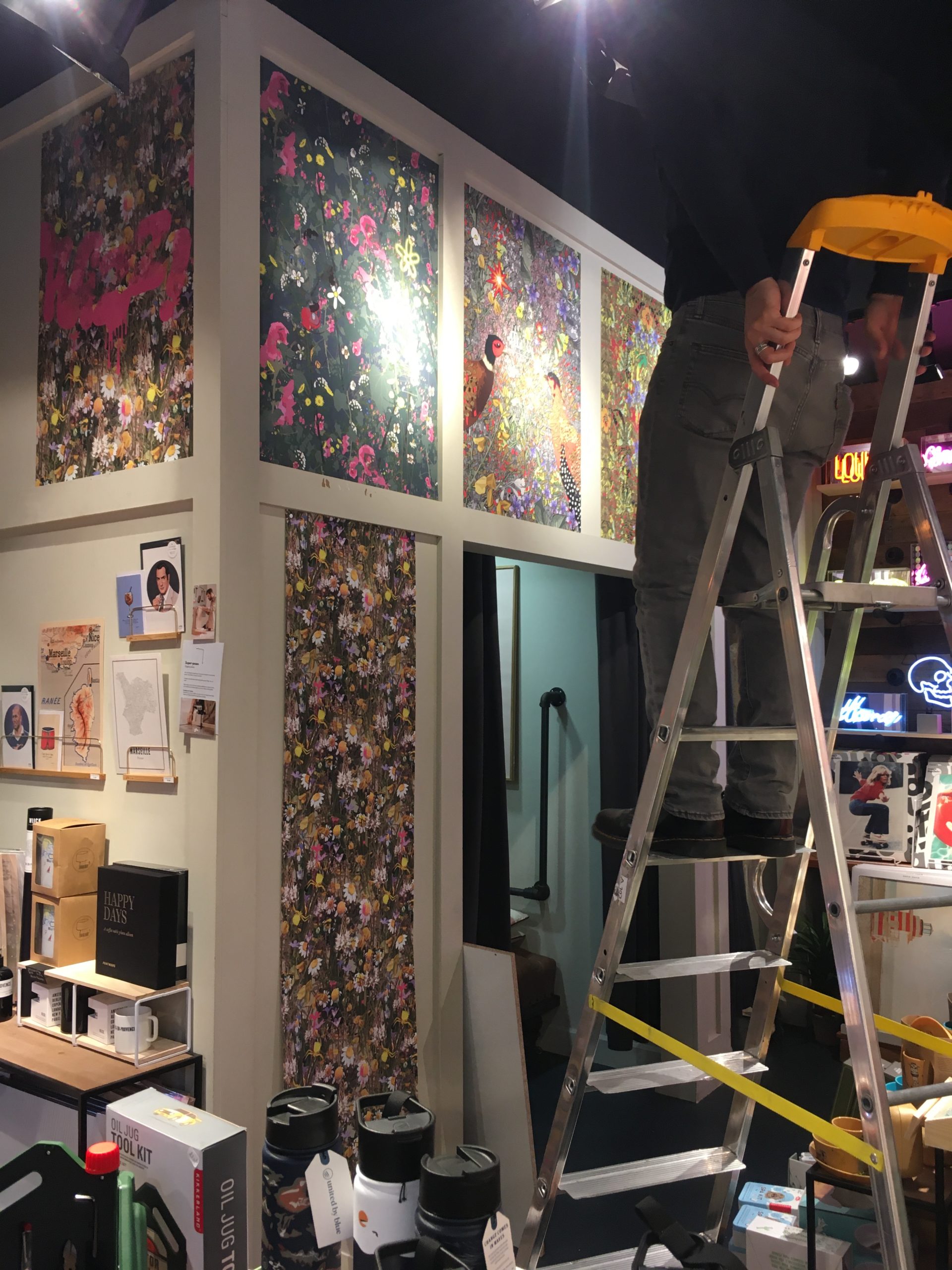 Installation poster et papier peint valtin marina designbook pattern design graphic design concept store Capsule Aix en provence (7) Installation-poster-et-papier-peint-valtin-marina-designbook-pattern-design-graphic-design-concept-store-Capsule-Aix-en-provence
